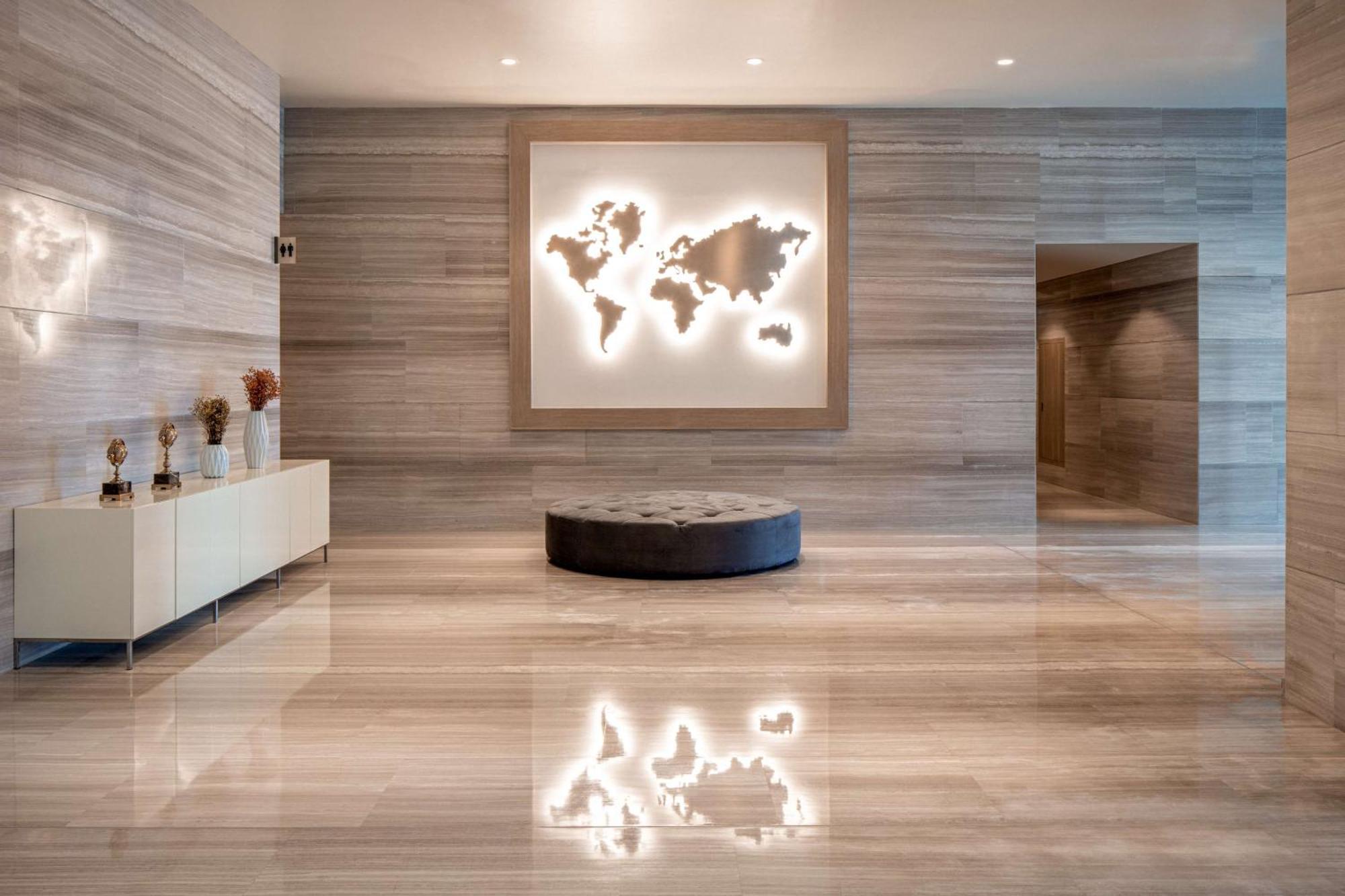 Doubletree By Hilton Fujairah City ภายนอก รูปภาพ Lobby