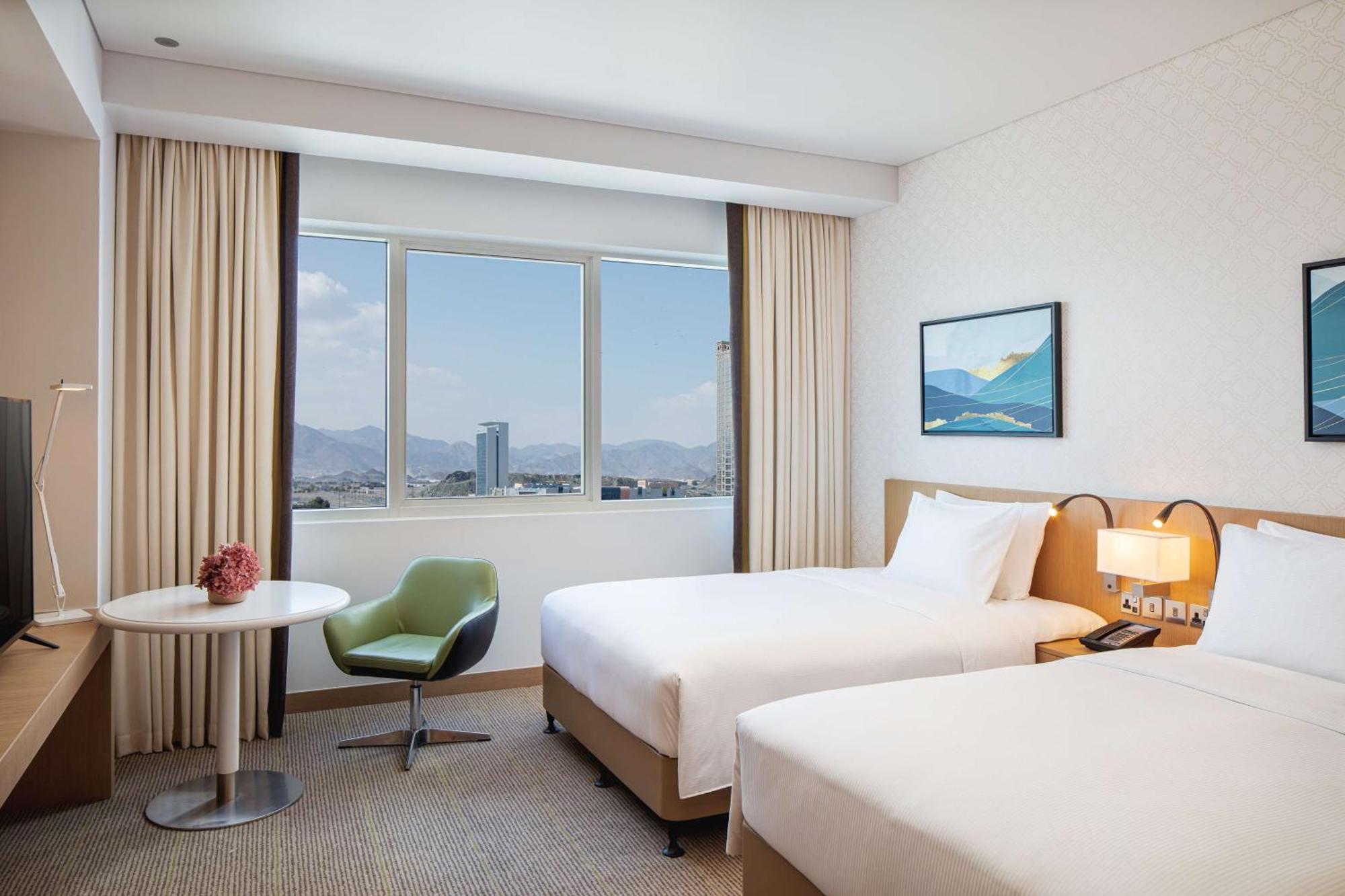 Doubletree By Hilton Fujairah City ภายนอก รูปภาพ