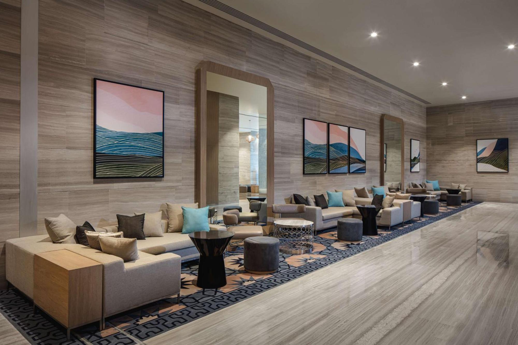 Doubletree By Hilton Fujairah City ภายนอก รูปภาพ The lounge at the airport